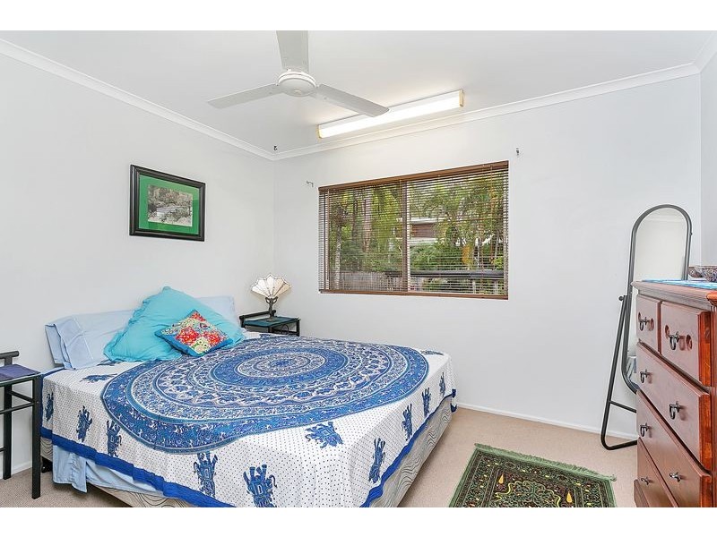 17 Hermes Close, Mooroobool QLD 4870