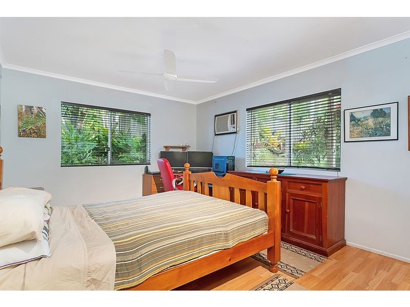 17 Hermes Close, Mooroobool QLD 4870