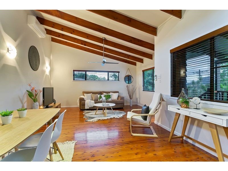 7 Strike Avenue, Mooroobool QLD 4870