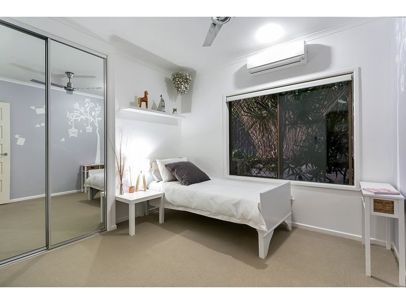 7 Strike Avenue, Mooroobool QLD 4870