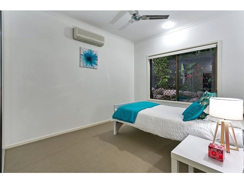 7 Strike Avenue, Mooroobool QLD 4870