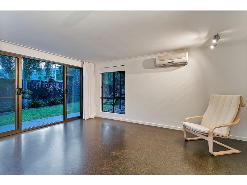 7 Strike Avenue, Mooroobool QLD 4870