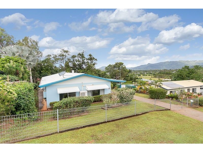 21 Travolta Close, White Rock QLD 4868