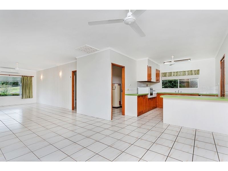 21 Travolta Close, White Rock QLD 4868