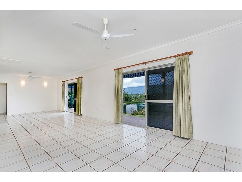 21 Travolta Close, White Rock QLD 4868