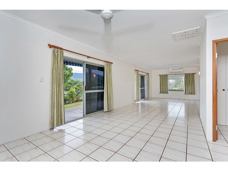 21 Travolta Close, White Rock QLD 4868