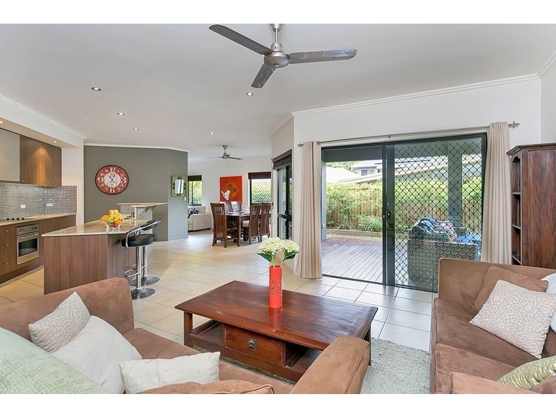 5 Hughes Close, Redlynch QLD 4870
