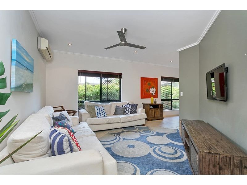 5 Hughes Close, Redlynch QLD 4870