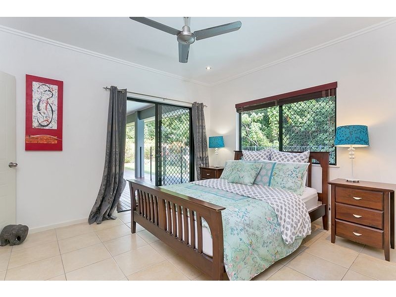 5 Hughes Close, Redlynch QLD 4870