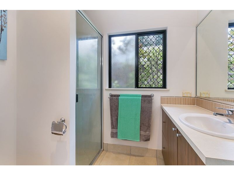 5 Hughes Close, Redlynch QLD 4870