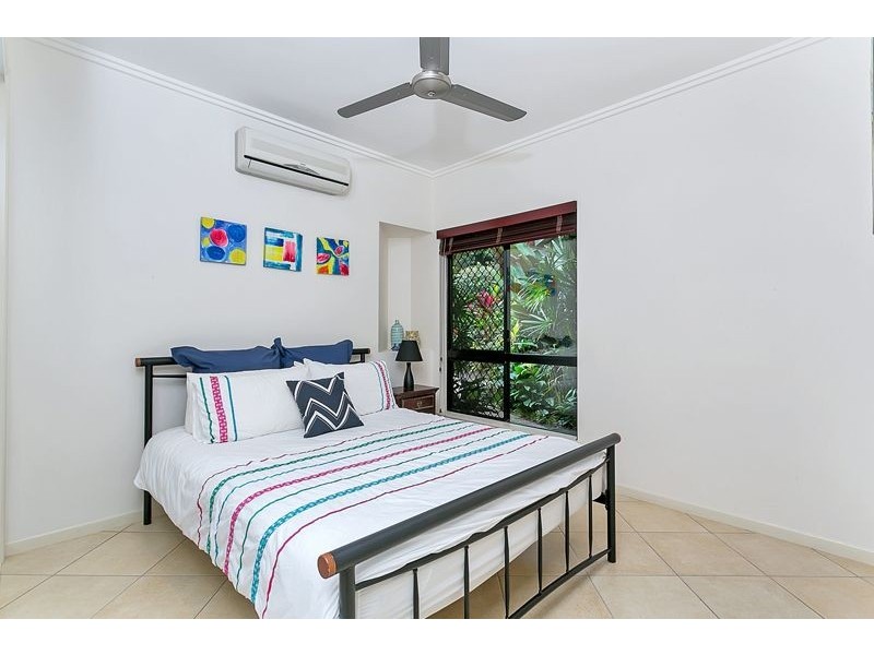 5 Hughes Close, Redlynch QLD 4870