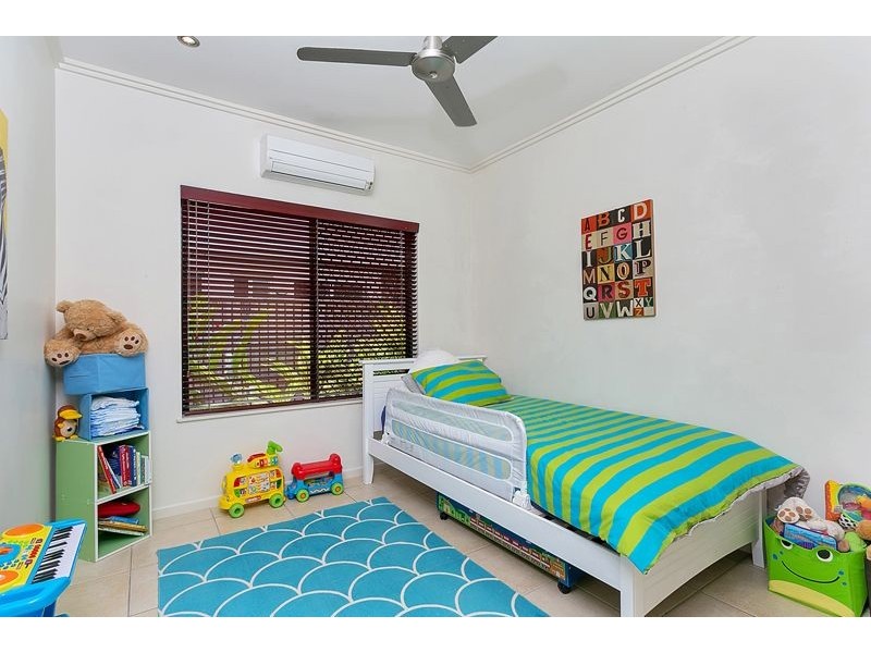 5 Hughes Close, Redlynch QLD 4870