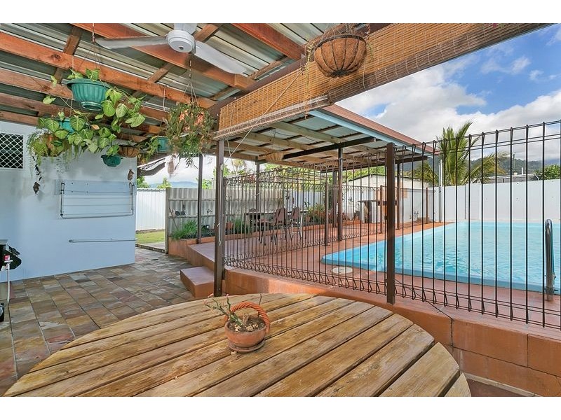 11 Cominos Place, Manunda QLD 4870