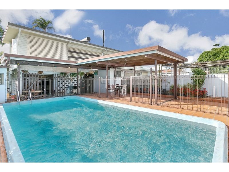 11 Cominos Place, Manunda QLD 4870