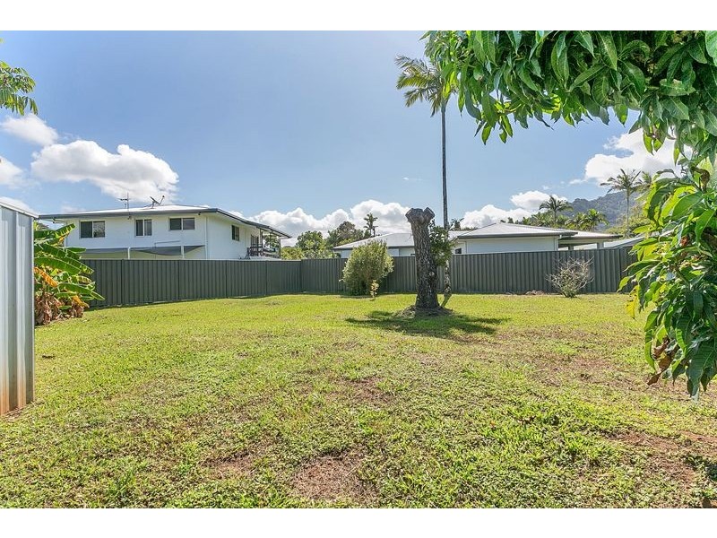 8 Penny Close, Whitfield QLD 4870
