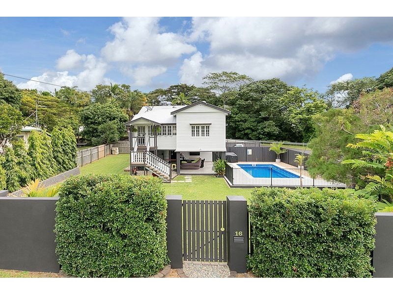 16 Mason Street, Stratford QLD 4870