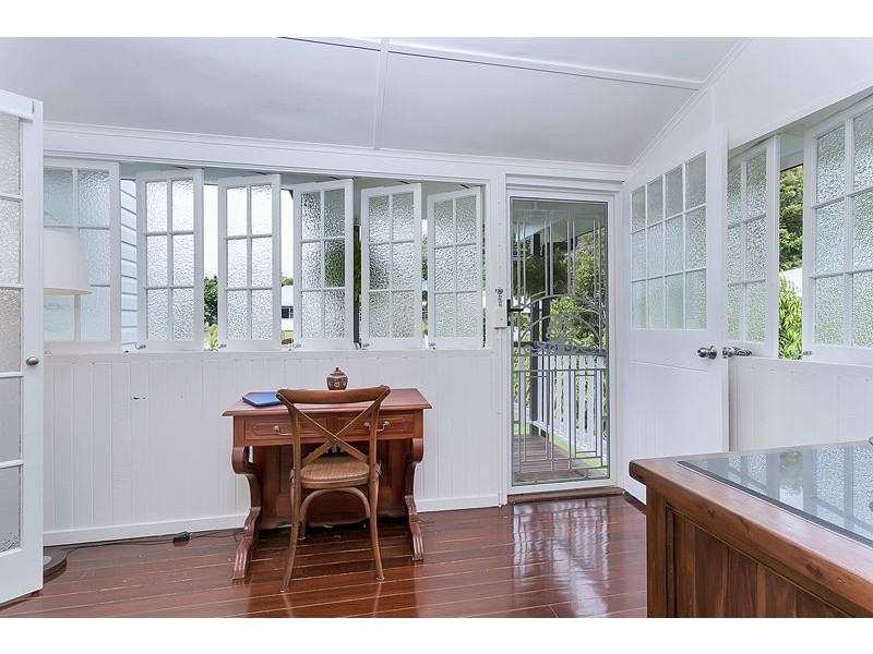 16 Mason Street, Stratford QLD 4870