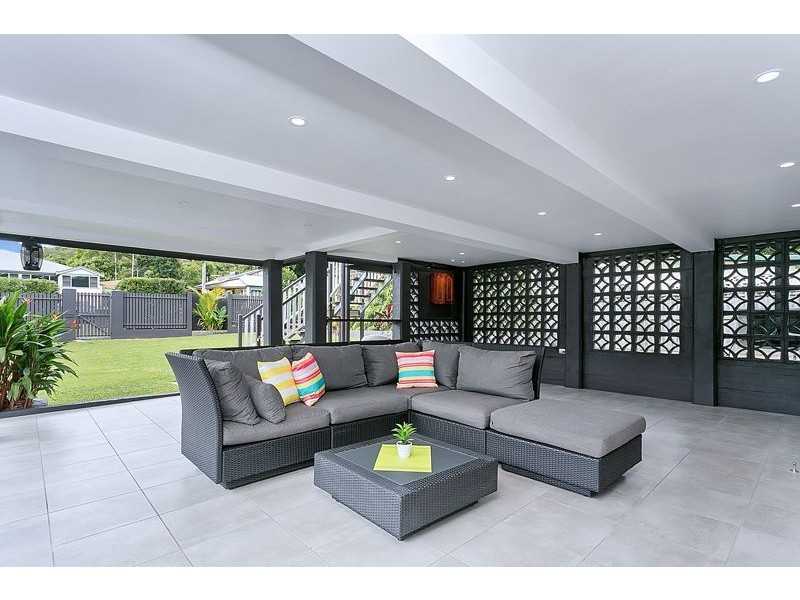 16 Mason Street, Stratford QLD 4870