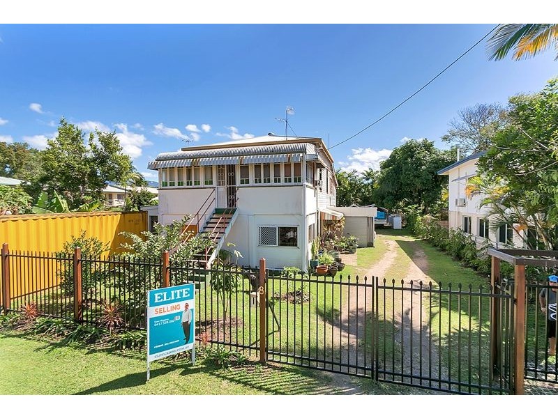 8 Gelling Street, Cairns North QLD 4870