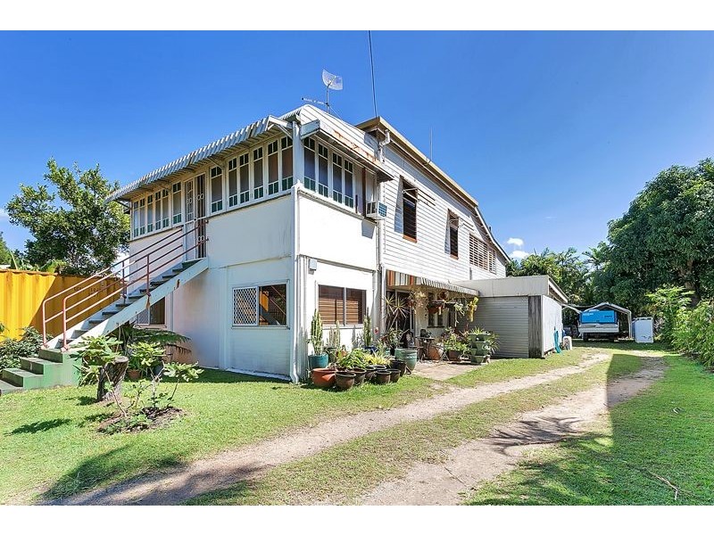8 Gelling Street, Cairns North QLD 4870