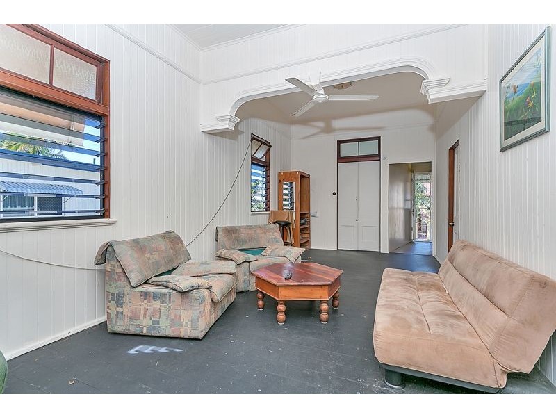 8 Gelling Street, Cairns North QLD 4870