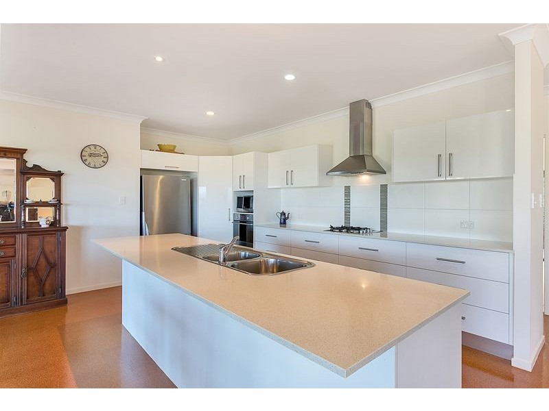 5 Andrea Close, Mooroobool QLD 4870