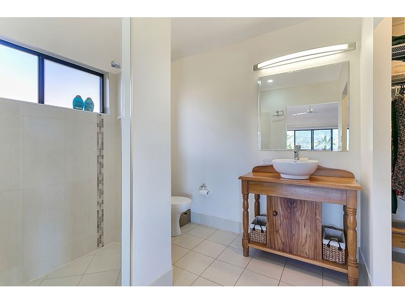 5 Andrea Close, Mooroobool QLD 4870