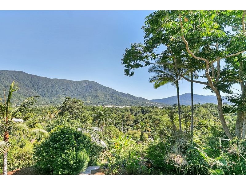 30 View Street, Brinsmead QLD 4870