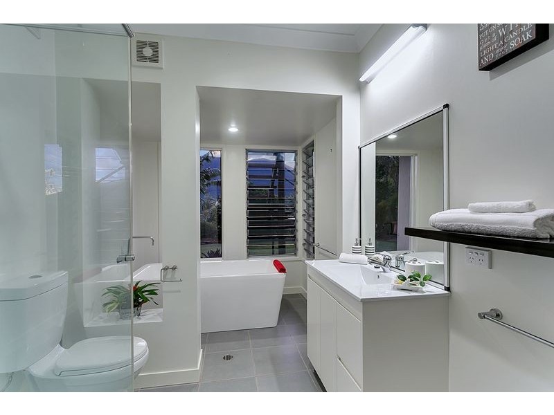 30 View Street, Brinsmead QLD 4870