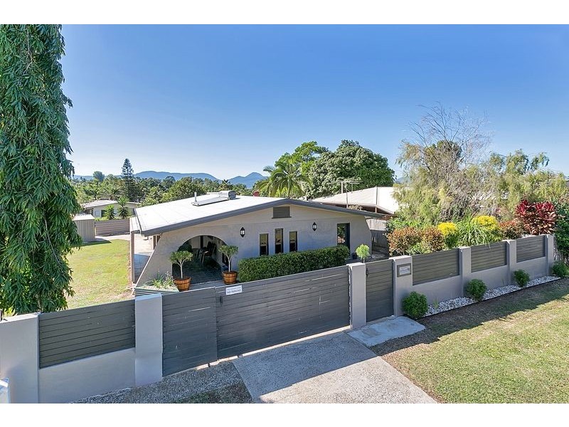 28 Holly Street, Mooroobool QLD 4870