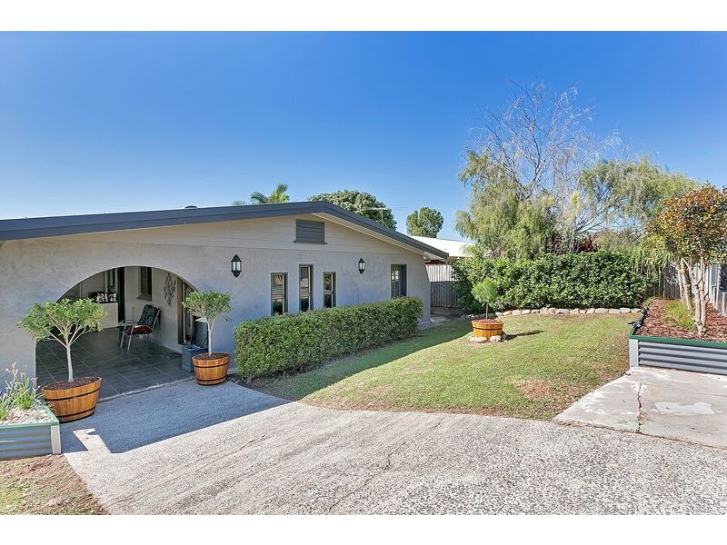 28 Holly Street, Mooroobool QLD 4870
