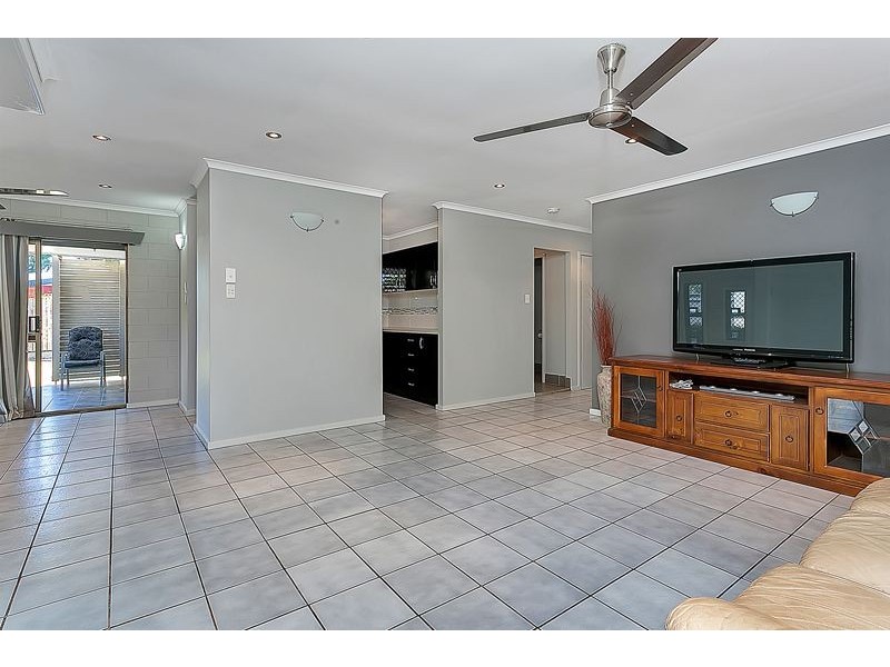 28 Holly Street, Mooroobool QLD 4870