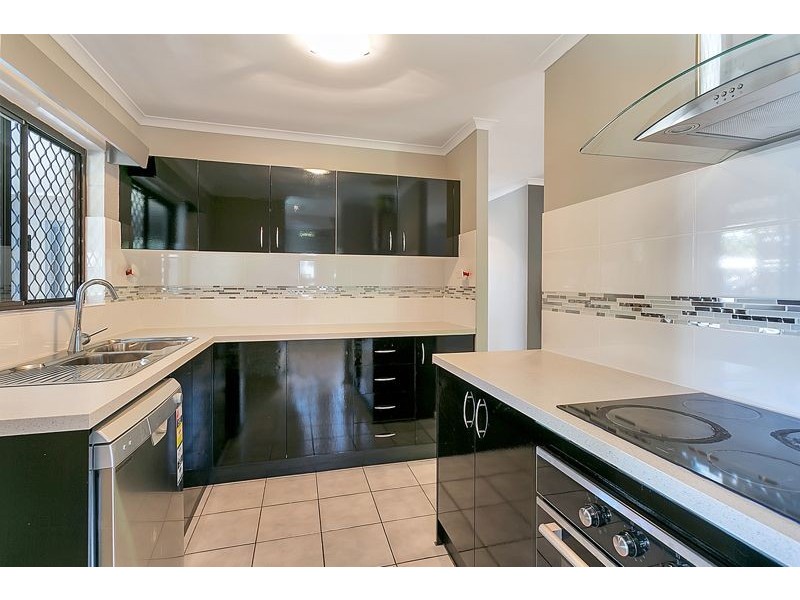 28 Holly Street, Mooroobool QLD 4870