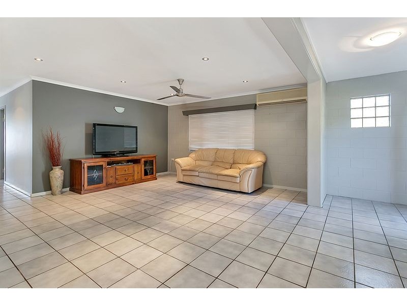 28 Holly Street, Mooroobool QLD 4870