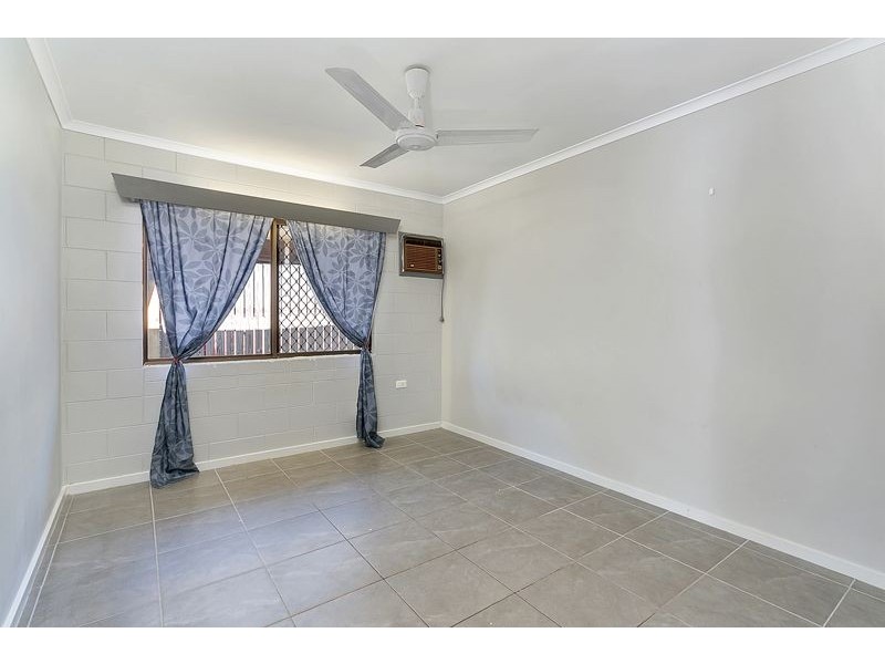 28 Holly Street, Mooroobool QLD 4870