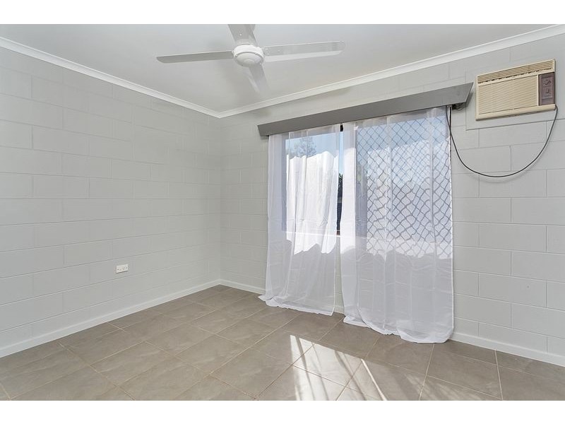 28 Holly Street, Mooroobool QLD 4870