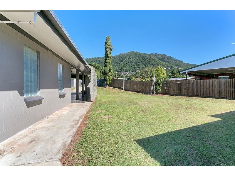28 Holly Street, Mooroobool QLD 4870