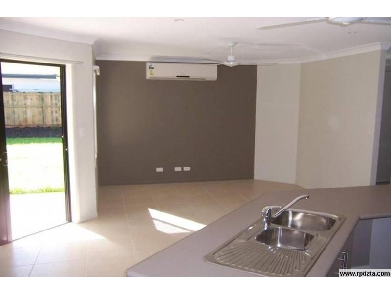 86 Xavier Herbert Drive, Redlynch QLD 4870