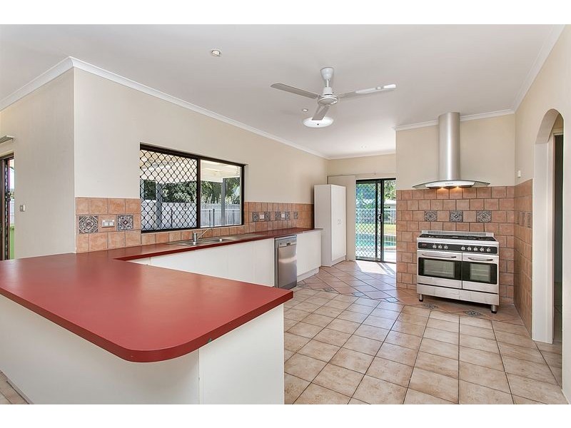 6 Scarborough Close, Kewarra Beach QLD 4879