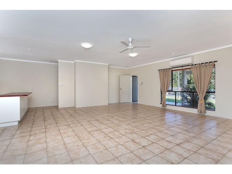 6 Scarborough Close, Kewarra Beach QLD 4879