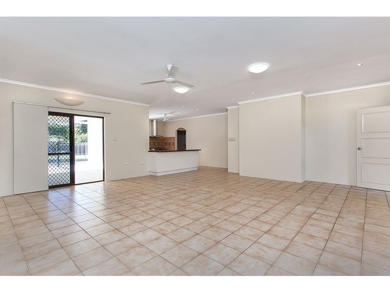 6 Scarborough Close, Kewarra Beach QLD 4879