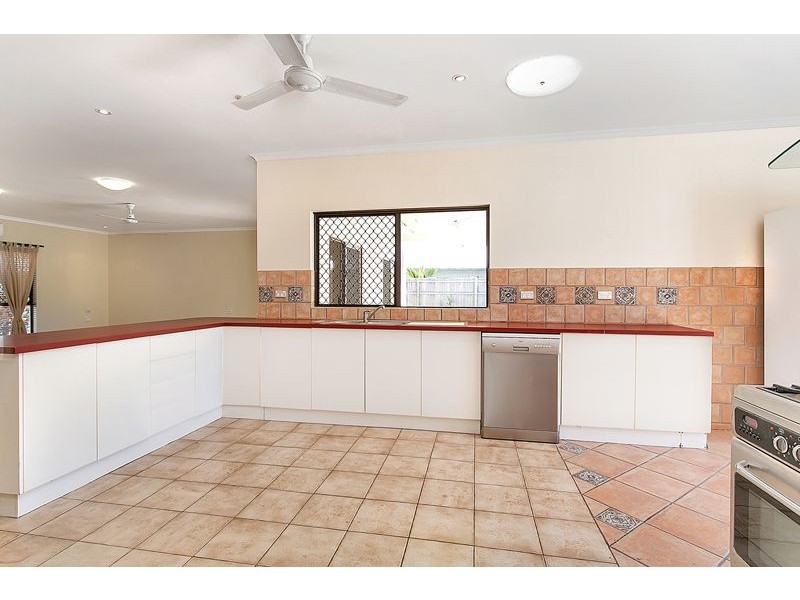 6 Scarborough Close, Kewarra Beach QLD 4879