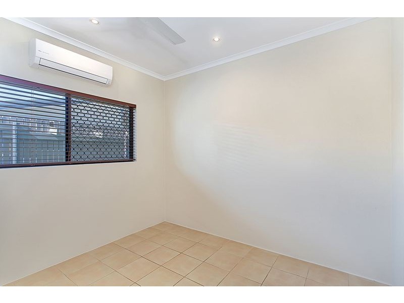 6 Scarborough Close, Kewarra Beach QLD 4879