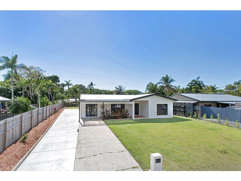 6 Scarborough Close, Kewarra Beach QLD 4879