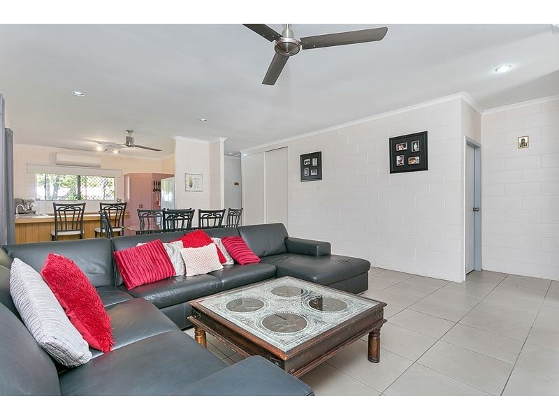 2 Gallo Close, Brinsmead QLD 4870