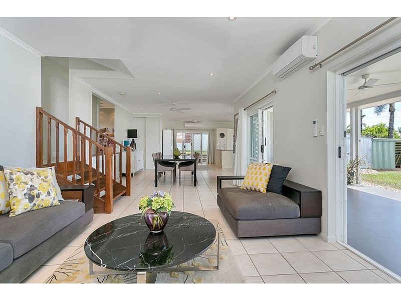 13 Woodmont Place, Mooroobool QLD 4870