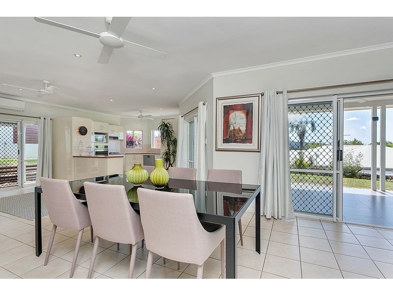 13 Woodmont Place, Mooroobool QLD 4870