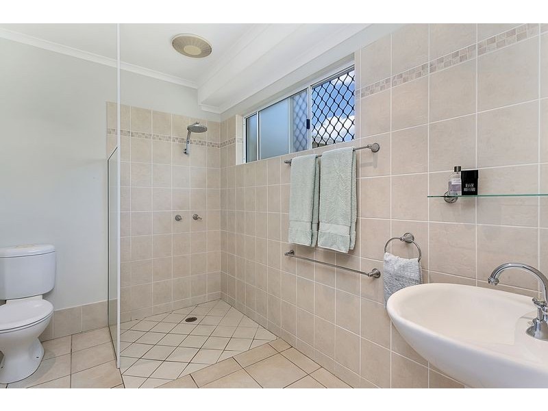 13 Woodmont Place, Mooroobool QLD 4870