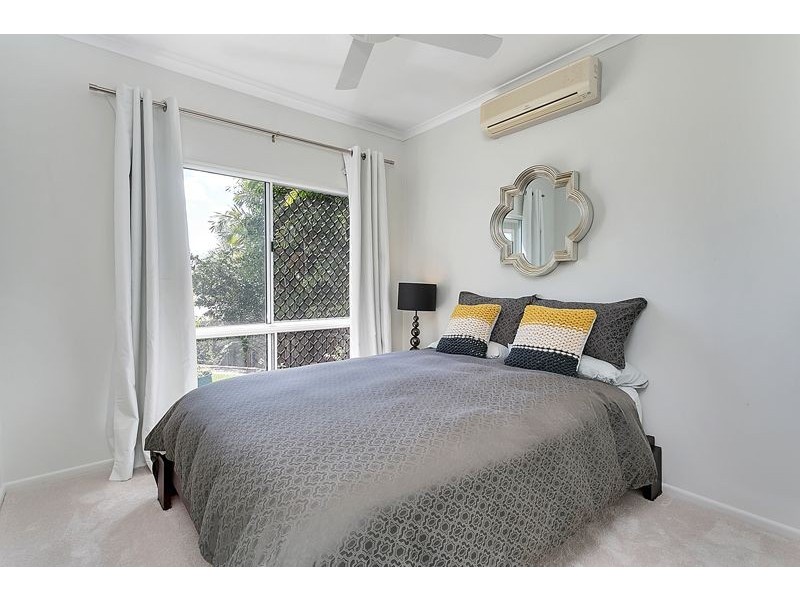 13 Woodmont Place, Mooroobool QLD 4870