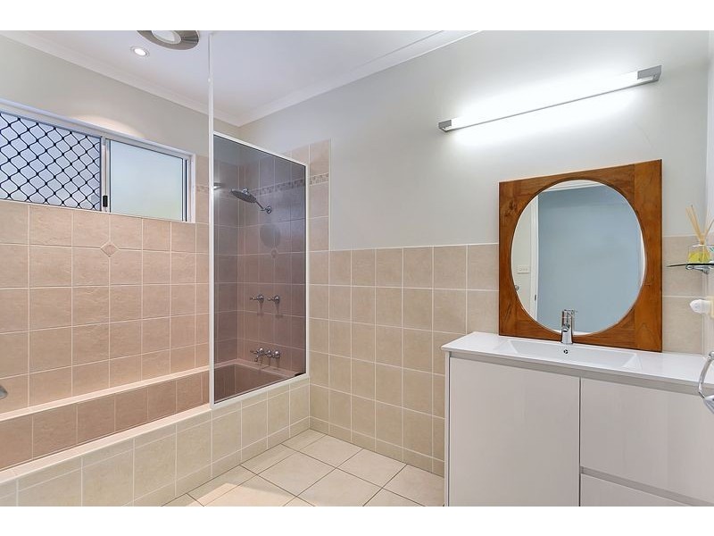 13 Woodmont Place, Mooroobool QLD 4870